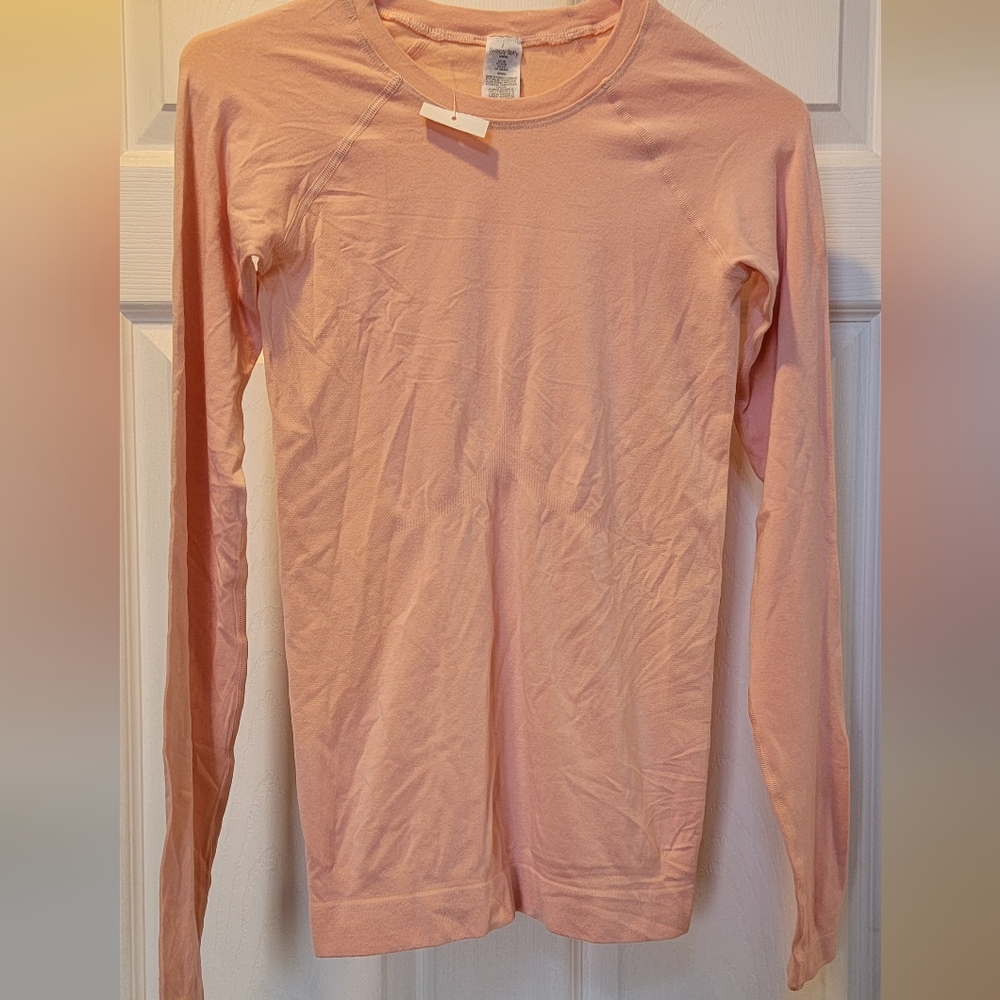 Nordstrom Sweaty Bettyn long sleeve shirts